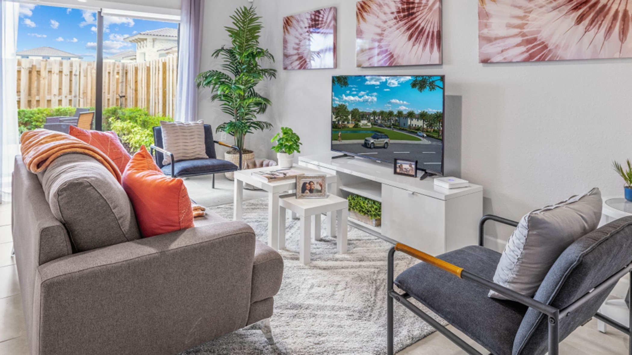 DAH_1588_Pic_Vence_FamilyRoom_F1_12_13_23